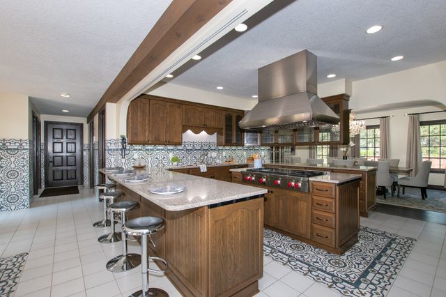 1010 32nd Street, West Des Moines, IA 50266