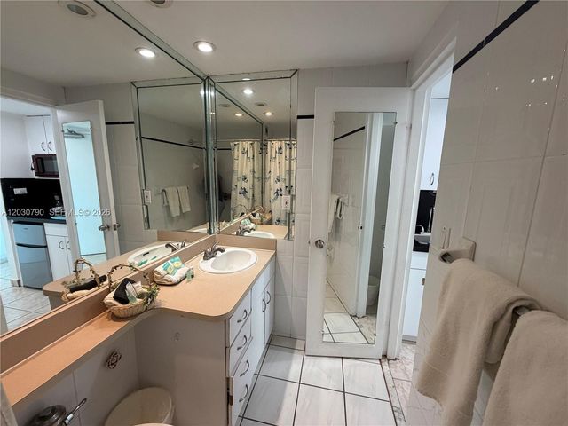 5445 Collins Ave 1506, Miami Beach, FL 33140
