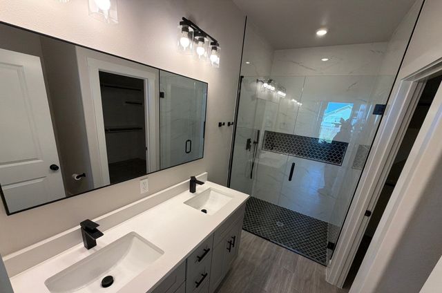 5709 Barkridge Drive, Granbury, TX 76048