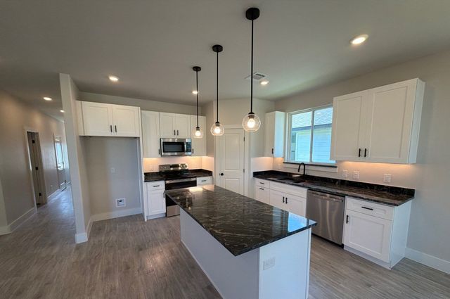 5709 Barkridge Drive, Granbury, TX 76048