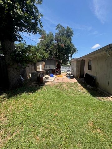 301 Charles Drive, Irving, TX 75060