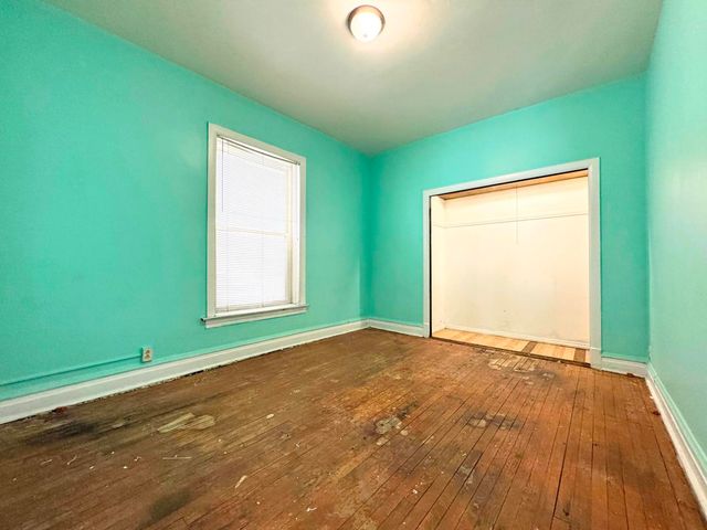 3914 W Gladys Avenue, Chicago, IL 60624