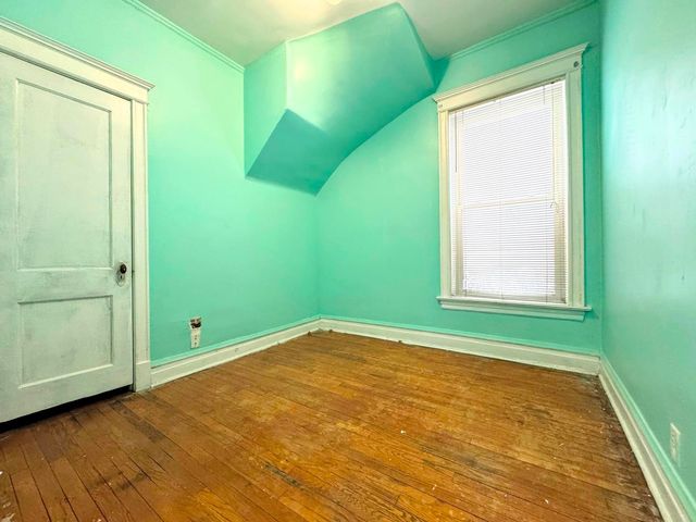 3914 W Gladys Avenue, Chicago, IL 60624