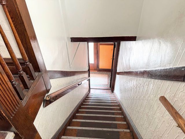 3914 W Gladys Avenue, Chicago, IL 60624