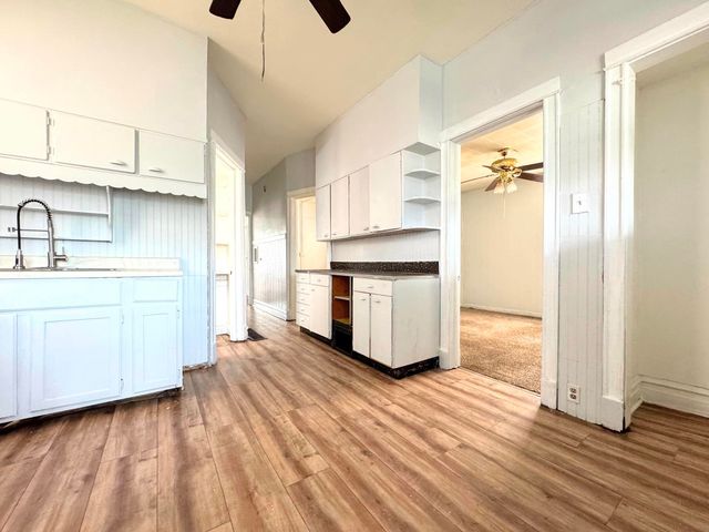 3914 W Gladys Avenue, Chicago, IL 60624