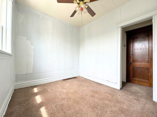 3914 W Gladys Avenue, Chicago, IL 60624