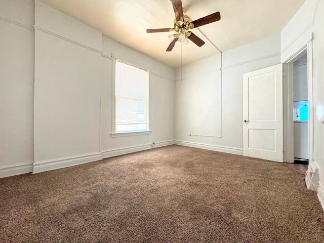 3914 W Gladys Avenue, Chicago, IL 60624