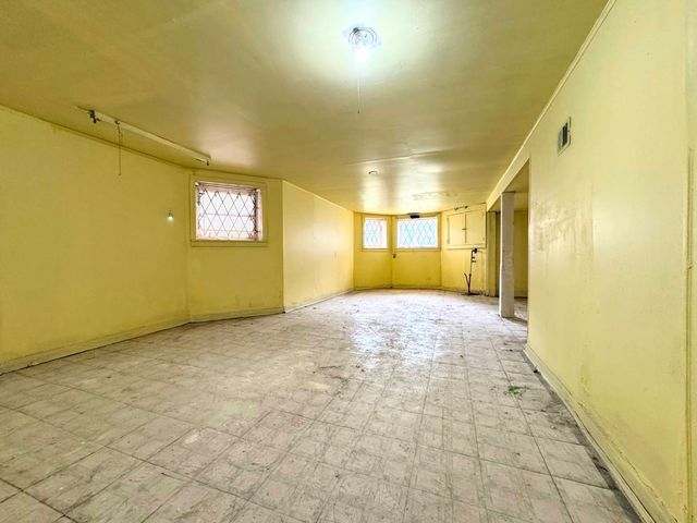 3914 W Gladys Avenue, Chicago, IL 60624