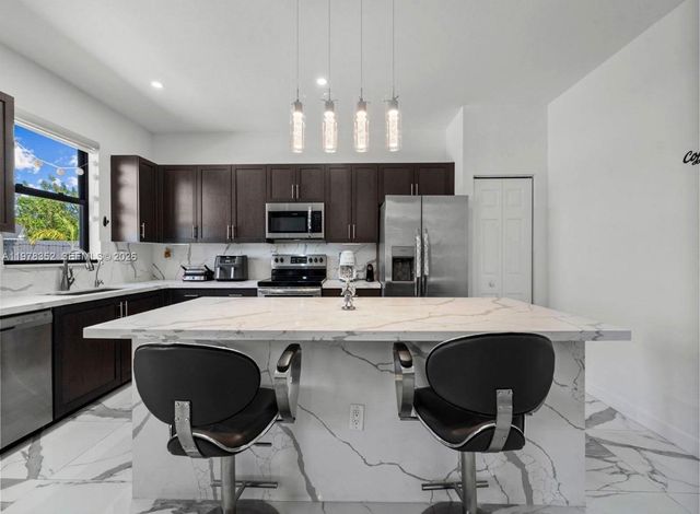 13351 SW 190th St, Miami, FL 33177