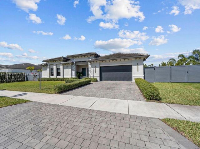 13351 SW 190th St, Miami, FL 33177