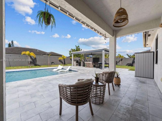 13351 SW 190th St, Miami, FL 33177