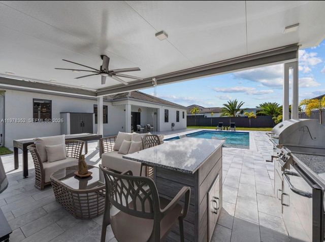 13351 SW 190th St, Miami, FL 33177