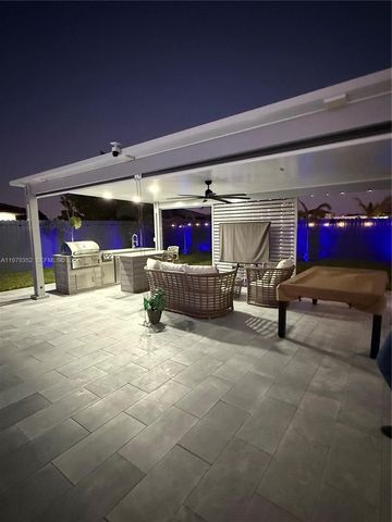 13351 SW 190th St, Miami, FL 33177