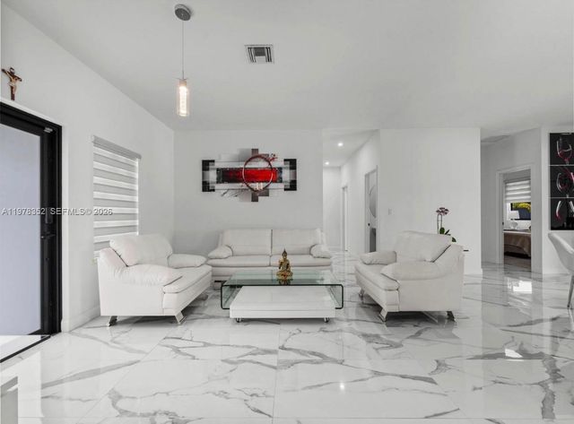 13351 SW 190th St, Miami, FL 33177