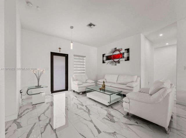 13351 SW 190th St, Miami, FL 33177