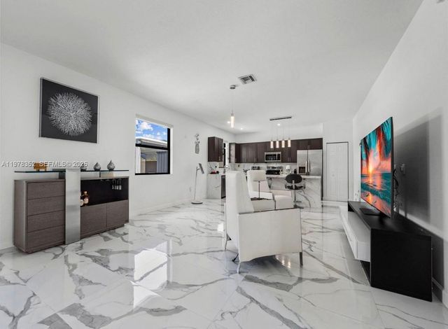 13351 SW 190th St, Miami, FL 33177