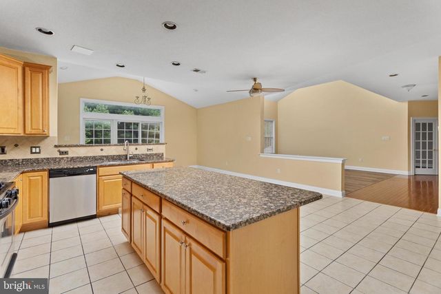 5 SPRINGHOUSE CT, Bordentown, NJ 08505