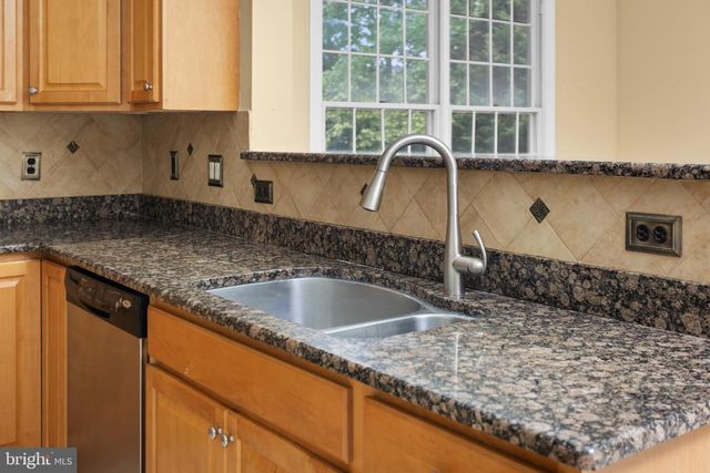 5 SPRINGHOUSE CT, Bordentown, NJ 08505