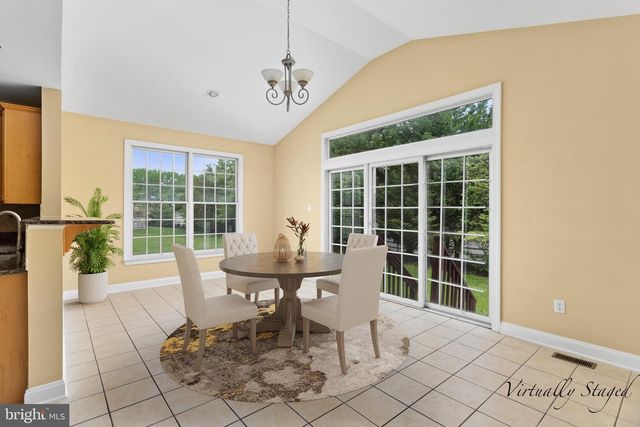 5 SPRINGHOUSE CT, Bordentown, NJ 08505
