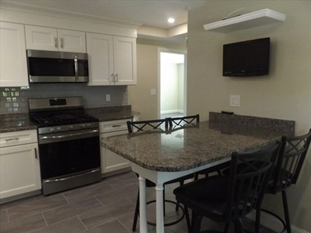 5 Milan Avenue 5, Woburn, MA 01801