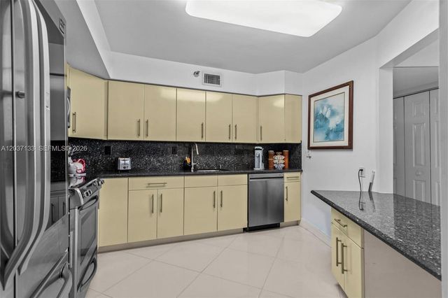 3500 Mystic Pointe Drive 3307, Aventura, FL 33180