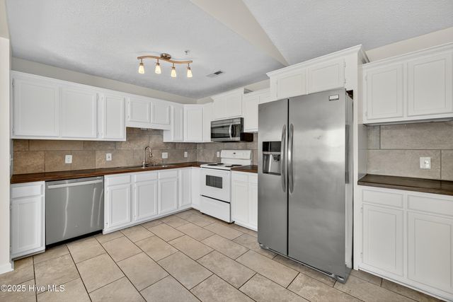 814 Bay Blossom Drive, Wilmington, NC 28411