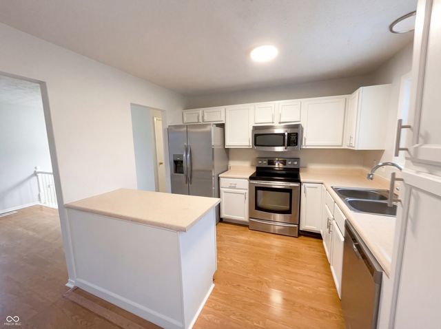 6910 Troon Way, Indianapolis, IN 46237