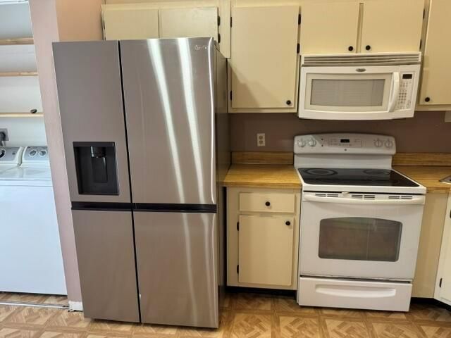 2084 SW SILVER PINE Way 122-B, Palm City, FL 34990