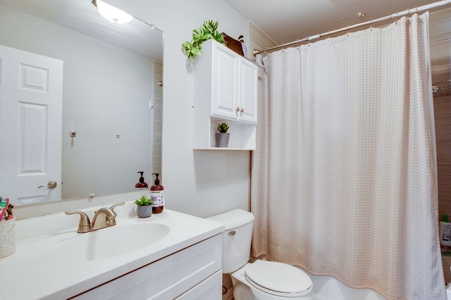 412 Nassau Avenue, Bolingbrook, IL 60440
