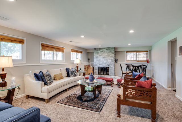 412 Nassau Avenue, Bolingbrook, IL 60440