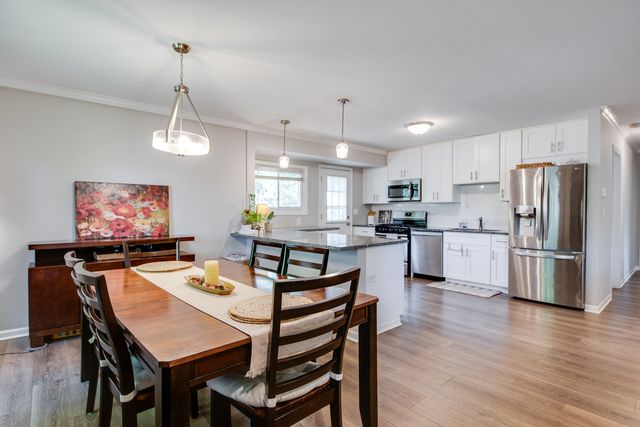 412 Nassau Avenue, Bolingbrook, IL 60440