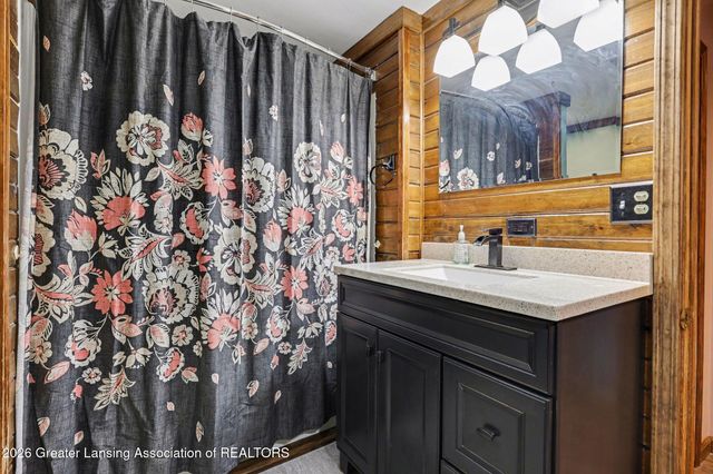 6817 S Washington Avenue, Lansing, MI 48911