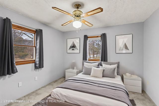 6817 S Washington Avenue, Lansing, MI 48911