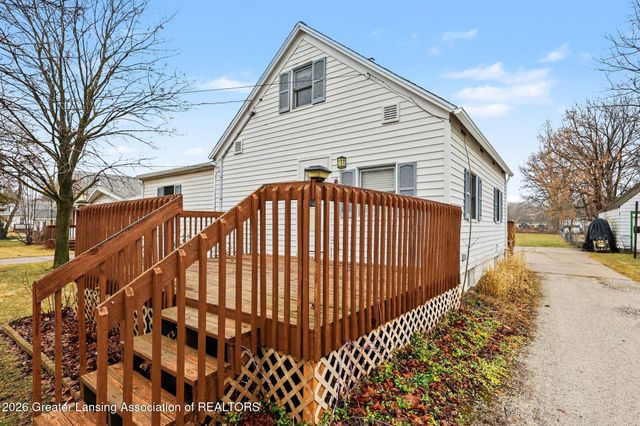 6817 S Washington Avenue, Lansing, MI 48911