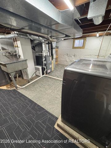 6817 S Washington Avenue, Lansing, MI 48911