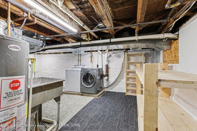 6817 S Washington Avenue, Lansing, MI 48911