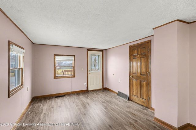 6817 S Washington Avenue, Lansing, MI 48911