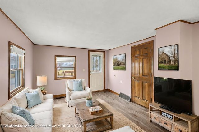 6817 S Washington Avenue, Lansing, MI 48911