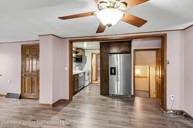 6817 S Washington Avenue, Lansing, MI 48911