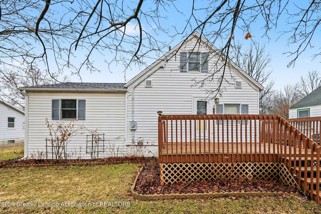 6817 S Washington Avenue, Lansing, MI 48911