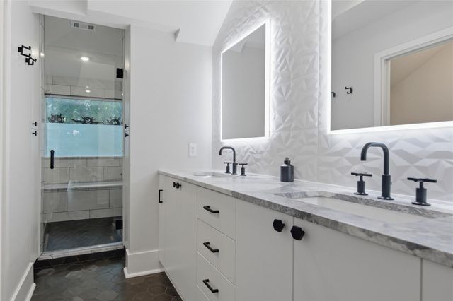 906 Willow ST, Austin, TX 78702