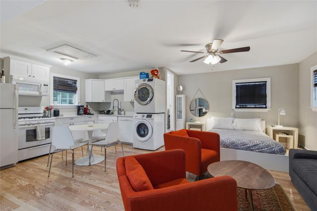 906 Willow ST, Austin, TX 78702