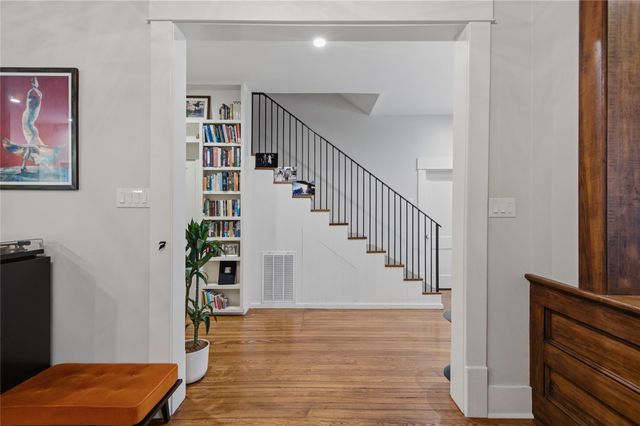906 Willow ST, Austin, TX 78702