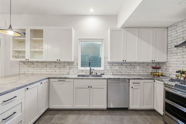 906 Willow ST, Austin, TX 78702