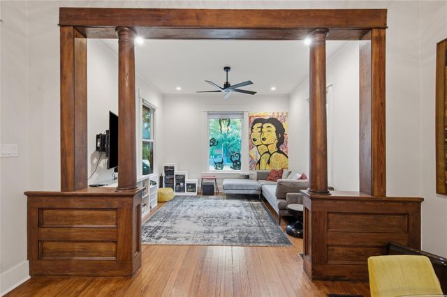 906 Willow ST, Austin, TX 78702
