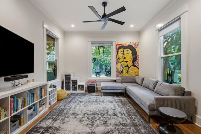906 Willow ST, Austin, TX 78702