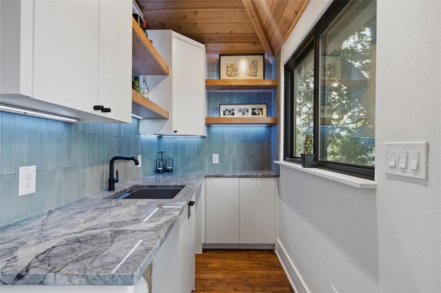 906 Willow ST, Austin, TX 78702