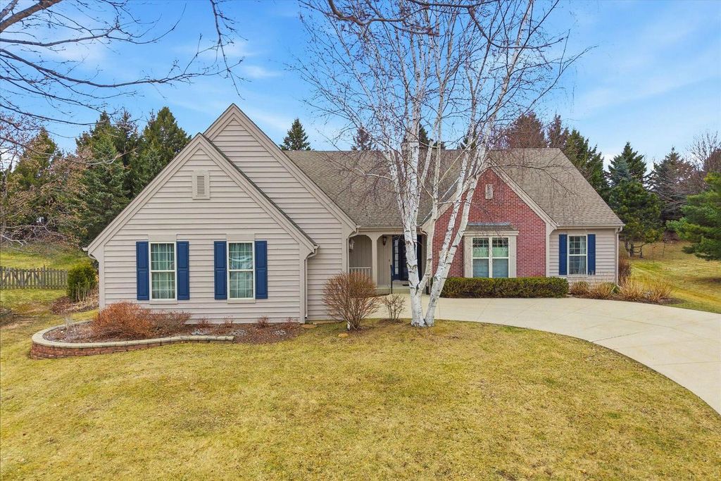 446 W Bridge COURT, Grafton, WI 53024