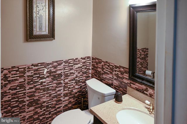 10324 BROOM LN, Lanham, MD 20706