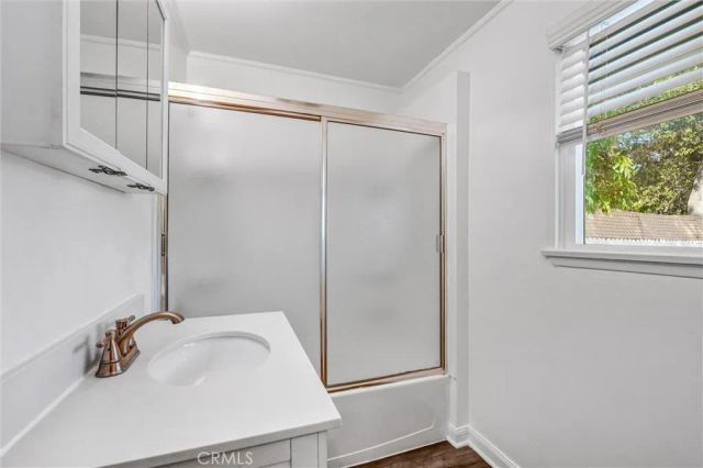 9246 Rowell Ave., Chatsworth, CA 91311